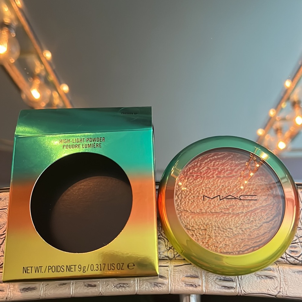 NIB! Mac Cosmetics Wash & Dry Collection Highlight Powder In Color Fresh…